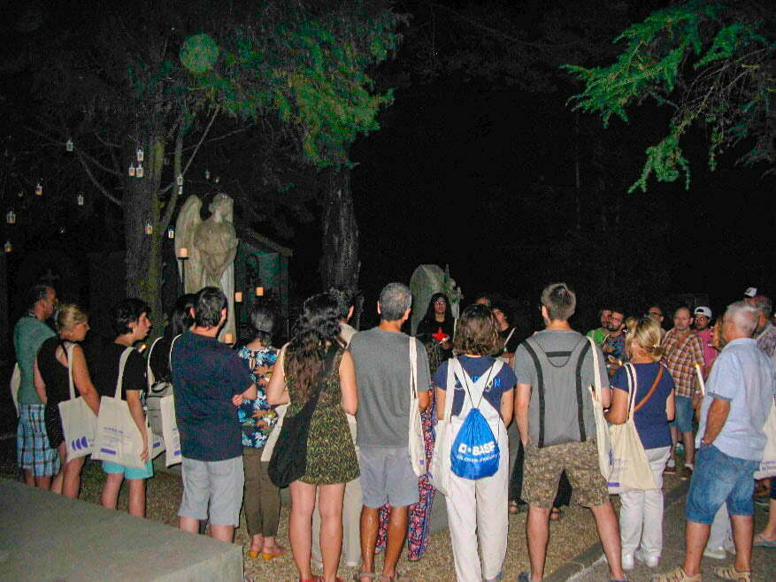Èxit de participació en la visita nocturna teatralitzada cementiri municipal de Terrassa